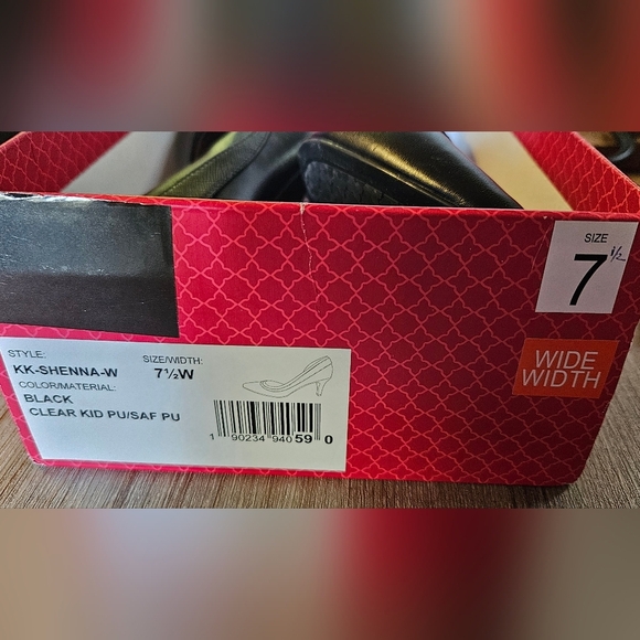 Elegant Black Women's Pumps 7.5 - Picture 2 of 7